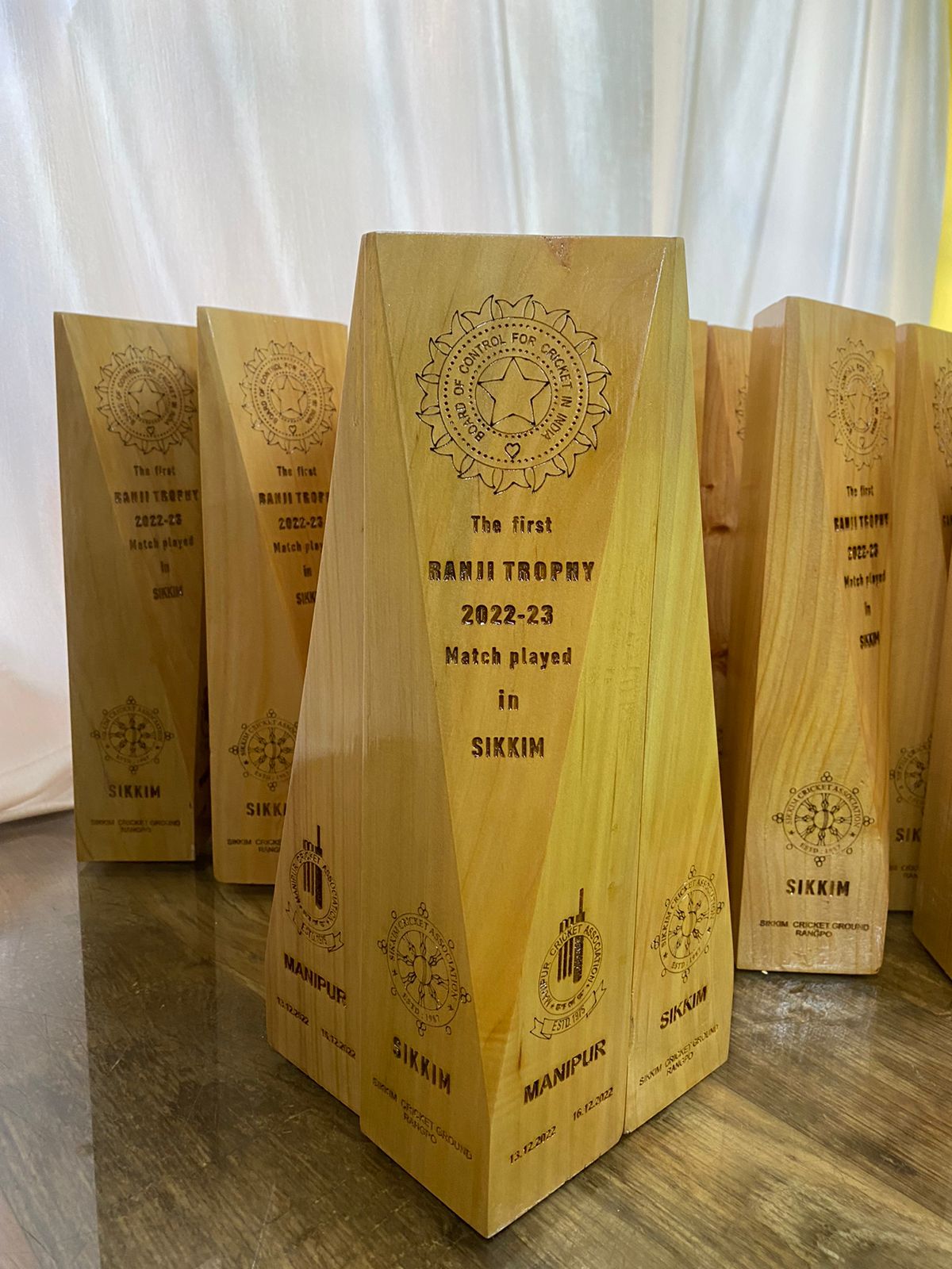 CUSTOMIZED WOODEN ENGRAVED TROPHIES
